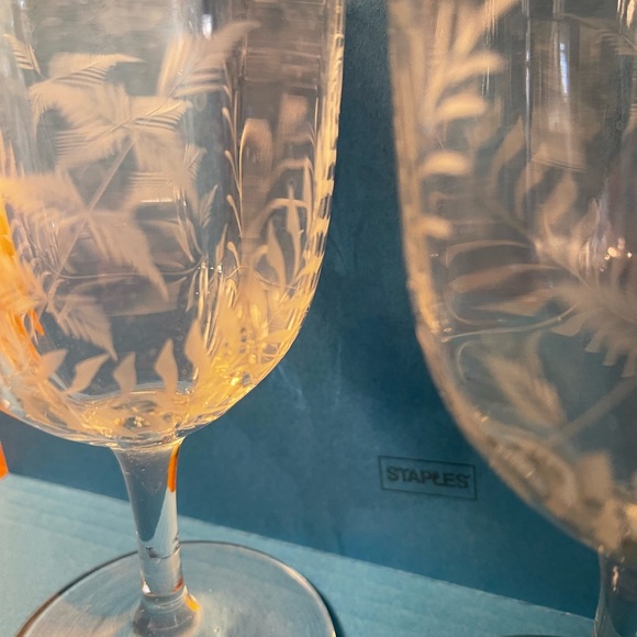 Lovely crystal etched wine glasses. - Picture 7 of 7